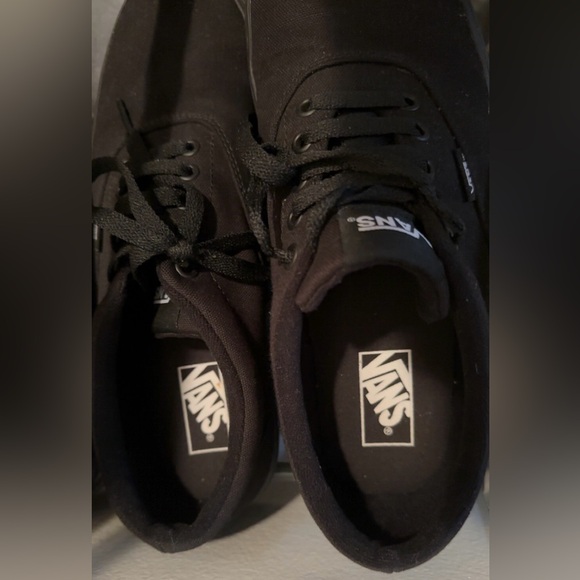 LIKE NEW Vans Men's Doheny Sneakers Size 10 - Picture 2 of 3